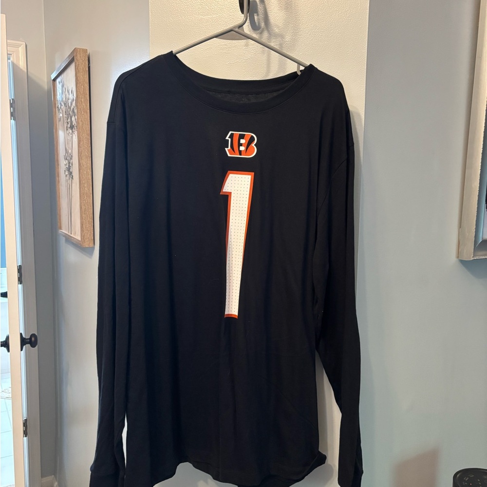 Jamaar chase shirt black  Long Sleeve Men's Shirt NEVER WORN